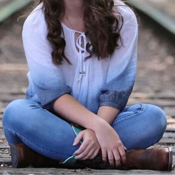 Women’s By and by ombré white and blue half sleeve flowy blouse. Size Small - Picture 2 of 11